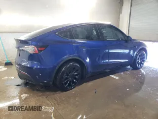 2022 Tesla Model Y Long Range with VIN 7SAYGDEE9NF426887, listed as a Copart auction lot 49910725 with 47,379 mi miles and Salvage Title. Bid and sale history available at carsss.com. Image 3.