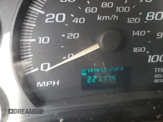 2005 Chevrolet Express Passenger z VIN 1GNFG15T051173153, wystawiony jako Copart lot #55385315 z przebiegiem 221 174 mil mil oraz Czysty tytuł • Clean title. Historia ofert i sprzedaży dostępna na DreamBid. Obrazek 9.