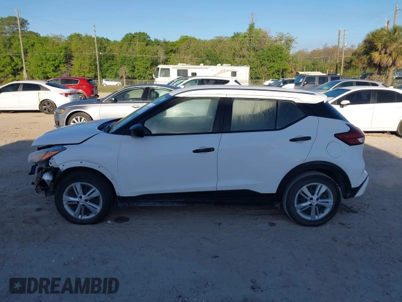 2022 Nissan Kicks S with VIN 3N1CP5BV5NL518813, listed as a IAAI auction lot 41693543 with 53,697 mi miles. Bid and sale history available at carsss.com. Image 15.