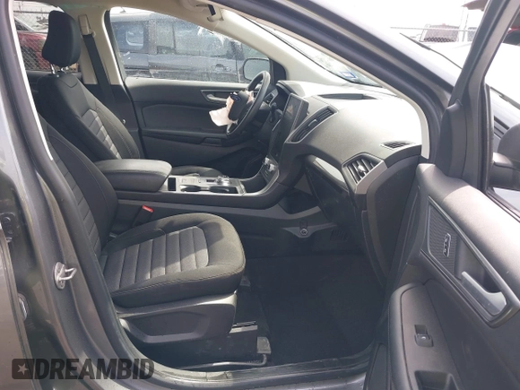 2024 Ford Edge SE z VIN 2FMPK4G91RBA55178, wystawiony jako IAAI lot #41696584 z przebiegiem 25 036 mil mil oraz . Historia ofert i sprzedaży dostępna na DreamBid. Obrazek 5.