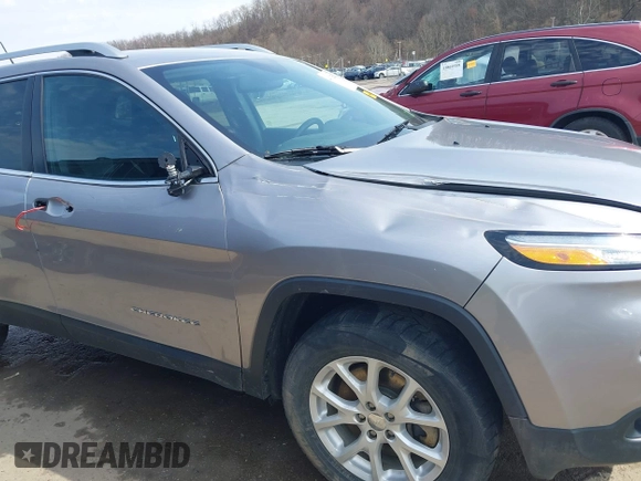2018 Jeep Cherokee Latitude Tech Connect with VIN 1C4PJMCX7JD549572, listed as a IAAI auction lot 41932602 with 134,025 mi miles and . Bid and sale history available at DreamBid. Image 17.