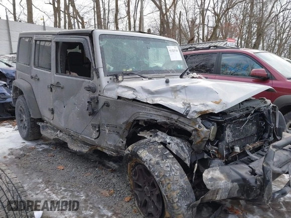 2014 Jeep Wrangler Unlimited Sport with VIN 1C4HJWDG1EL302087, listed as a IAAI auction lot 41420740 with 152,096 mi miles. Bid and sale history available at carsss.com. Image 1.