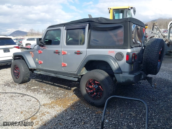 2018 Jeep Wrangler Unlimited Sport S with VIN 1C4HJXDG0JW250952, listed as a IAAI auction lot 41641476 with 117,284 mi miles. Bid and sale history available at carsss.com. Image 3.