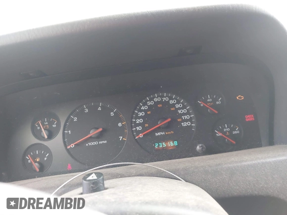 2000 Jeep Grand Cherokee Laredo z VIN 1J4GW48S5YC234942, wystawiony jako IAAI lot #42092378 z przebiegiem 235 168 mil mil oraz . Historia ofert i sprzedaży dostępna na DreamBid. Obrazek 7.