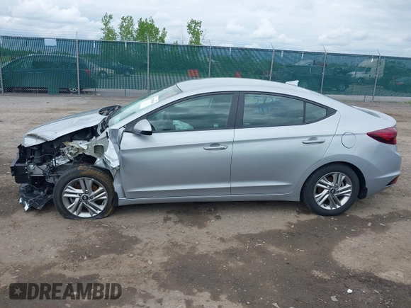2020 Hyundai Elantra Value Edition z VIN KMHD84LF0LU083231, wystawiony jako IAAI lot #42389540 z przebiegiem 14 338 mil mil oraz . Historia ofert i sprzedaży dostępna na DreamBid. Obrazek 15.