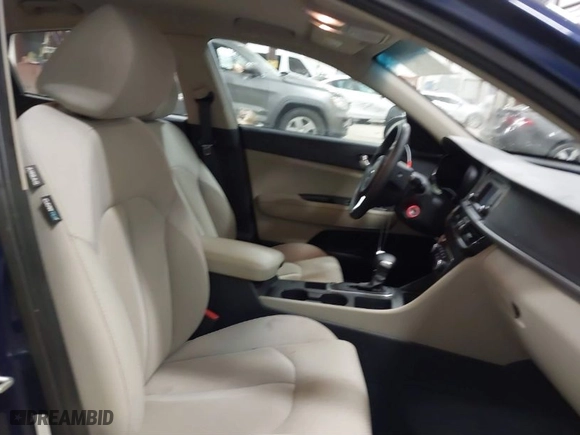 2017 Kia Optima LX with VIN 5XXGT4L31HG177511, listed as a IAAI auction lot 41257884 with NaN miles. Bid and sale history available at carsss.com. Image 5.