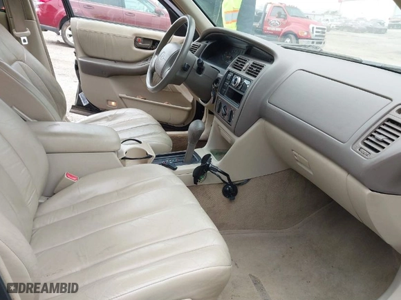 1999 Toyota Avalon XL with VIN 4T1BF18B2XU330305, listed as a IAAI auction lot 41717284 with NaN miles. Bid and sale history available at carsss.com. Image 5.