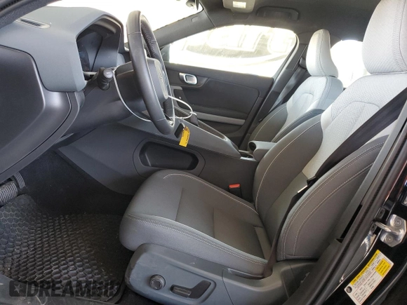 2022 Polestar 2 z VIN LPSED3KA8NL059426, wystawiony jako Copart lot #54892445 z przebiegiem 44 172 mil mil oraz Szkoda całkowita • Salvage title. Historia ofert i sprzedaży dostępna na DreamBid. Obrazek 7.