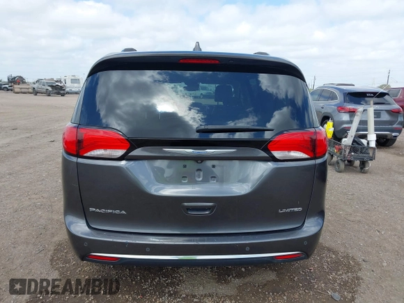 2018 Chrysler Pacifica Limited z VIN 2C4RC1GG1JR105869, wystawiony jako IAAI lot #42064725 z przebiegiem 140 766 mil mil oraz . Historia ofert i sprzedaży dostępna na DreamBid. Obrazek 16.