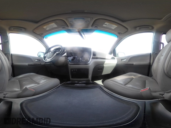 2017 Toyota Sienna XLE Auto Access Seat with VIN 5TDYZ3DC1HS888393, listed as a IAAI auction lot 41572093 with 95,290 mi miles. Bid and sale history available at carsss.com. Image 18.