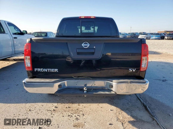 2015 Nissan Frontier SV z VIN 1N6AD0ER8FN714144, wystawiony jako Copart lot #52053695 z przebiegiem 127 874 mil mil oraz Szkoda całkowita • Salvage title. Historia ofert i sprzedaży dostępna na DreamBid. Obrazek 6.