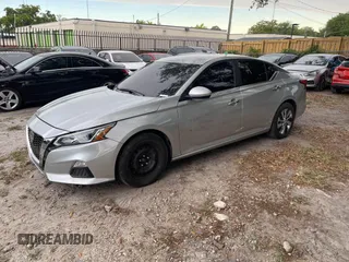 2020 Nissan Altima S with VIN 1N4BL4BVXLC199373, listed as a IAAI auction lot 42218125 with 56,477 mi miles and . Bid and sale history available at DreamBid. Image 2.