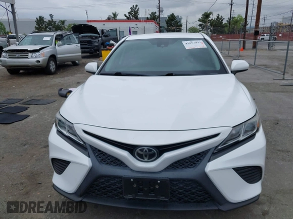 2020 Toyota Camry SE z VIN 4T1G11AKXLU917862, wystawiony jako IAAI lot #42057817 z przebiegiem 45 462 mil mil oraz . Historia ofert i sprzedaży dostępna na DreamBid. Obrazek 12.