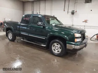 2007 Chevrolet Silverado 1500 LT2 with VIN 1GCEK19B97E120418, listed as a IAAI auction lot 41044613 with 120,062 mi miles. Bid and sale history available at carsss.com. Image 1.