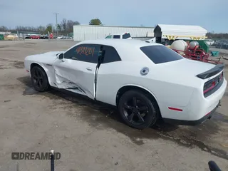 2016 Dodge Challenger SXT z VIN 2C3CDZAG6GH263508, wystawiony jako IAAI lot #41587297 z przebiegiem 119 114 mil mil oraz . Historia ofert i sprzedaży dostępna na DreamBid. Obrazek 3.