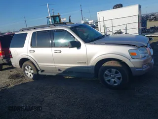 2008 Ford Explorer XLT z VIN 1FMEU73E38UA57643, wystawiony jako IAAI lot #42047634 z przebiegiem 135 336 mil mil oraz . Historia ofert i sprzedaży dostępna na DreamBid. Obrazek 14.