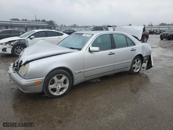 1999 Mercedes-Benz E-Class with VIN WDBJF70H7XA773312, listed as a Copart auction lot 43809765 with 200,204 mi miles and Salvage Title. Bid and sale history available at carsss.com. Image 1.