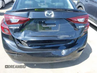 2018 Mazda 3 Touring z VIN 3MZBN1V33JM276803, wystawiony jako IAAI lot #42100422 z przebiegiem 41 802 mil mil oraz . Historia ofert i sprzedaży dostępna na DreamBid. Obrazek 6.