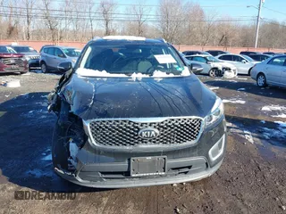 2018 Kia Sorento LX with VIN 5XYPGDA35JG404725, listed as a IAAI auction lot 41188949 with 48,229 mi miles. Bid and sale history available at carsss.com. Image 12.
