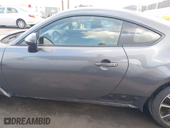 2022 Toyota 86 z VIN JF1ZNBC15N8754146, wystawiony jako IAAI lot #41895385 z przebiegiem 14 111 mil mil oraz . Historia ofert i sprzedaży dostępna na DreamBid. Obrazek 15.