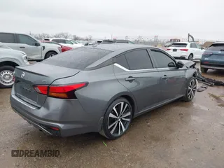 2020 Nissan Altima SR z VIN 1N4BL4CV2LN317368, wystawiony jako IAAI lot #41535712 z przebiegiem 52 323 mil mil oraz . Historia ofert i sprzedaży dostępna na DreamBid. Obrazek 4.