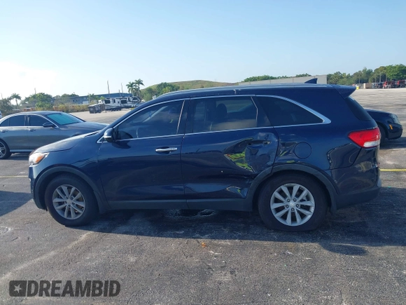2016 Kia Sorento LX with VIN 5XYPG4A36GG045104, listed as a IAAI auction lot 41922121 with 169,874 mi miles and . Bid and sale history available at carsss.com. Image 14.