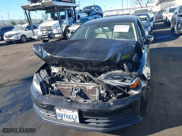 2018 Volkswagen Jetta 1.4T SE with VIN 3VWDB7AJ8JM211535, listed as a IAAI auction lot 41231317 with 68,316 mi miles. Bid and sale history available at carsss.com. Image 13.