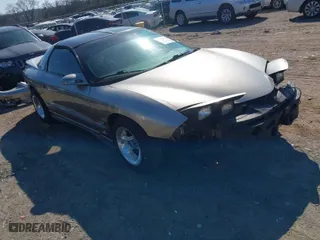 2000 Pontiac Firebird with VIN 2G2FS22K0Y2147688, listed as a IAAI auction lot 41753278 with 166,861 mi miles. Bid and sale history available at carsss.com. Image 1.