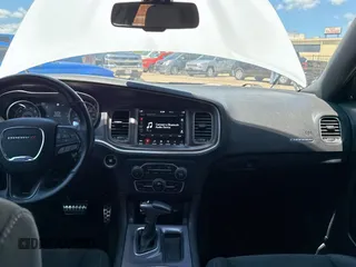 2019 Dodge Charger Scat Pack z VIN 2C3CDXGJ3KH558842, wystawiony jako Copart lot #60527095 z przebiegiem 127 546 mil mil oraz Czysty tytuł • Clean title. Historia ofert i sprzedaży dostępna na DreamBid. Obrazek 9.