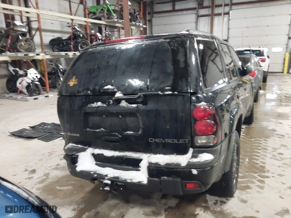2005 Chevrolet TrailBlazer LT with VIN 1GNDT13S752266601, listed as a IAAI auction lot 41396007 with 204,190 mi miles. Bid and sale history available at carsss.com. Image 16.