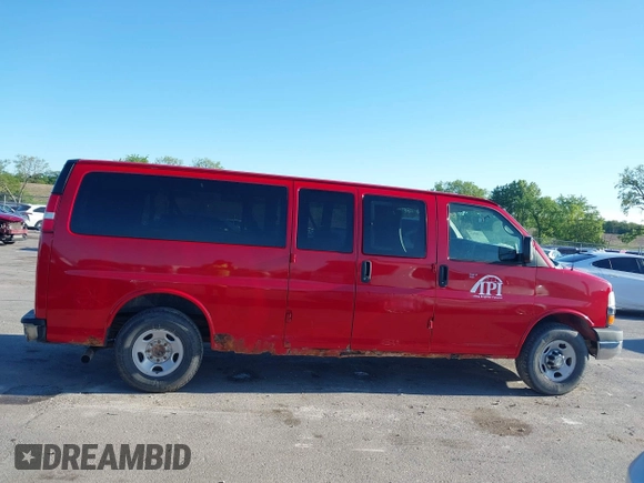 2012 Chevrolet Express Passenger 1LT z VIN 1GAZG1FA1C1191489, wystawiony jako IAAI lot #42302947 z przebiegiem 209 618 mil mil oraz . Historia ofert i sprzedaży dostępna na DreamBid. Obrazek 13.