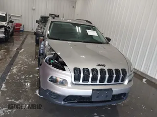 2017 Jeep Cherokee Sport with VIN 1C4PJMAB6HW557359, listed as a IAAI auction lot 41793093 with 194,400 mi miles. Bid and sale history available at carsss.com. Image 13.
