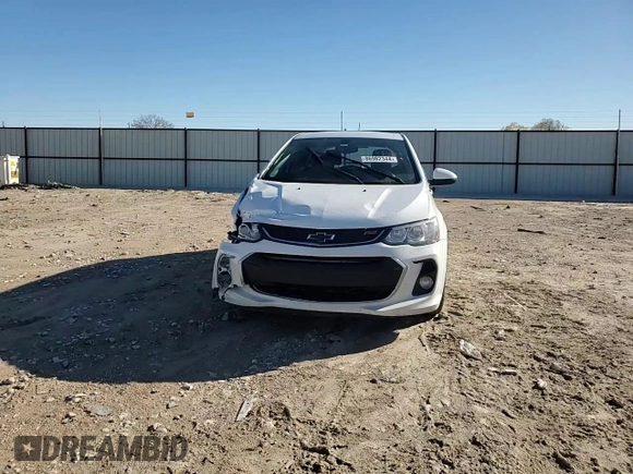 2018 Chevrolet Sonic LT z VIN 1G1JD6SH0J4131575, wystawiony jako Copart lot #86982344 z przebiegiem 81 862 mil mil oraz Szkoda całkowita • Salvage title. Historia ofert i sprzedaży dostępna na DreamBid. Obrazek 10.