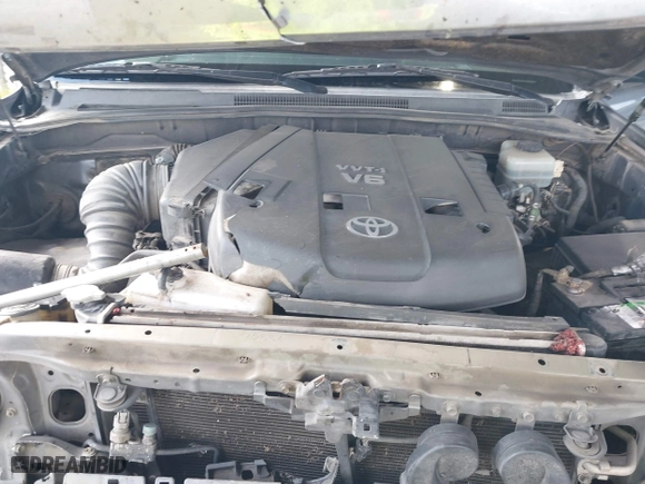 2005 Toyota 4Runner SR5 with VIN JTEZU14R850055504, listed as a IAAI auction lot 41708872 with 270,835 mi miles. Bid and sale history available at carsss.com. Image 10.