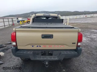 2019 Toyota Tacoma 4WD SR5 with VIN 3TMDZ5BN8KM061383, listed as a IAAI auction lot 41657160 with 72,293 mi miles. Bid and sale history available at carsss.com. Image 17.