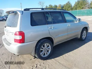 2007 Toyota Highlander w/3rd Row z VIN JTEDW21A270019125, wystawiony jako IAAI lot #41671395 z przebiegiem 138 440 mil mil oraz . Historia ofert i sprzedaży dostępna na DreamBid. Obrazek 4.