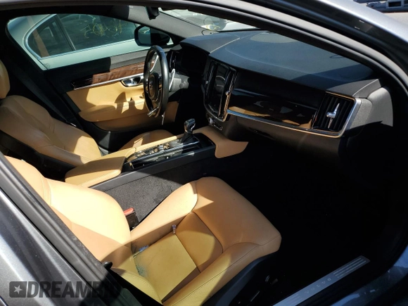 2017 Volvo S90 Momentum z VIN YV1102AK3H1011655, wystawiony jako Copart lot #63753612 z przebiegiem 46 425 mil mil oraz . Historia ofert i sprzedaży dostępna na DreamBid. Obrazek 5.