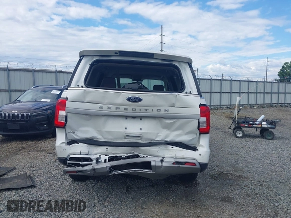 2024 Ford Expedition XLT with VIN 1FMJU1H87REA59678, listed as a IAAI auction lot 42253943 with 20,409 mi miles and . Bid and sale history available at DreamBid. Image 16.