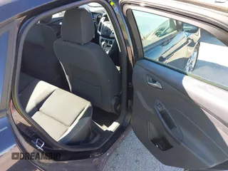 2013 Ford Focus SE with VIN 1FADP3F27DL183804, listed as a IAAI auction lot 40899670 with 66,352 mi miles. Bid and sale history available at carsss.com. Image 8.