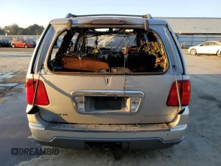 2004 Lincoln Navigator Luxury with VIN 5LMFU28R74LJ27841, listed as a Copart auction lot 83258624 with Not Provided miles and Non Repairable. Bid and sale history available at carsss.com. Image 6.
