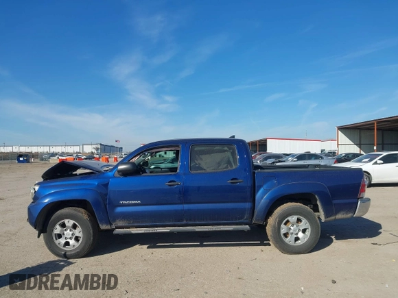2015 Toyota Tacoma with VIN 5TFLU4EN6FX112038, listed as a IAAI auction lot 41592759 with 236,252 mi miles. Bid and sale history available at carsss.com. Image 13.