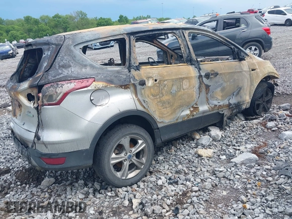 2013 Ford Escape SE z VIN 1FMCU0GX6DUD90875, wystawiony jako IAAI lot #42166461 z przebiegiem Nie podano mil oraz . Historia ofert i sprzedaży dostępna na DreamBid. Obrazek 4.