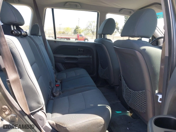 2007 Honda Pilot LX with VIN 5FNYF28187B040543, listed as a IAAI auction lot 41964267 with 237,081 mi miles. Bid and sale history available at carsss.com. Image 8.