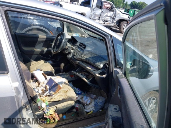 2012 Honda Fit Sport с VIN JHMGE8H53CC004656, выставлен на аукционе IAAI как лот 42484472 с пробегом Не указан миль и . История ставок и продаж доступна на DreamBid. Изображение 5.