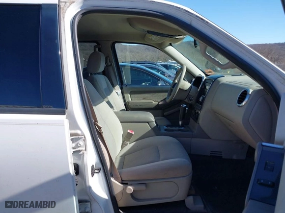 2007 Ford Explorer Sport Trac XLT with VIN 1FMEU51K67UA23174, listed as a IAAI auction lot 41867751 with 111,316 mi miles. Bid and sale history available at carsss.com. Image 5.