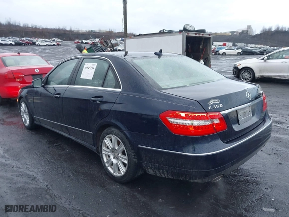 2013 Mercedes-Benz E-Class E 350 Luxury with VIN WDDHF8JB2DA726819, listed as a IAAI auction lot 41545234 with 139,794 mi miles. Bid and sale history available at carsss.com. Image 3.