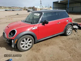 2012 MINI Hardtop S z VIN WMWSV3C58CTY25514, wystawiony jako Copart lot #52571435 z przebiegiem Nie podano mil oraz Czysty tytuł • Clean title. Historia ofert i sprzedaży dostępna na DreamBid. Obrazek 1.