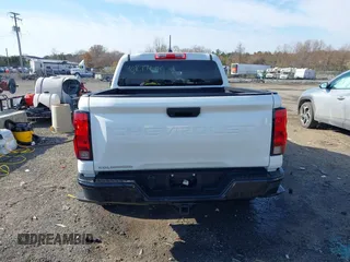 2023 Chevrolet Colorado 2WD Work Truck z VIN 1GCPSBEK8P1201275, wystawiony jako IAAI lot #40877600 z przebiegiem 20 053 mil mil oraz . Historia ofert i sprzedaży dostępna na DreamBid. Obrazek 16.