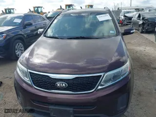 2015 Kia Sorento LX with VIN 5XYKTDA79FG635935, listed as a IAAI auction lot 42052420 with 170,386 mi miles. Bid and sale history available at carsss.com. Image 12.