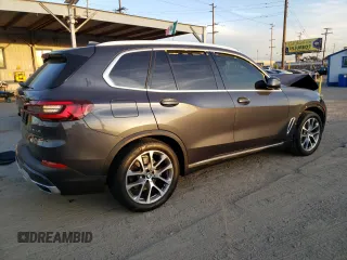 2021 BMW X5 sDrive40i with VIN 5UXCR4C01M9F30552, listed as a Copart auction lot 41111993 with Not Provided miles. Bid and sale history available at carsss.com. Image 3.